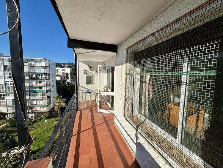 Apartment | Resale in Benalmadena in Benalmadena Others, Costa del Sol - Photo 2