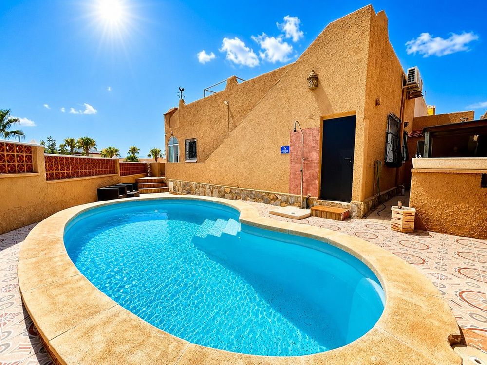 House | Resale in Villamartin in Villamartin, Costa Blanca - Main property photo