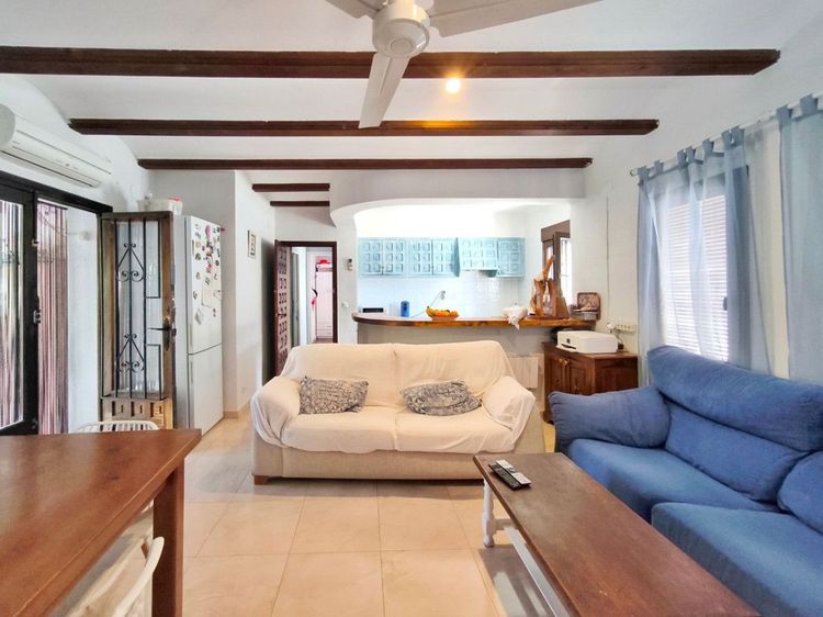 House | Resale in Denia in Denia, Costa Blanca - Photo 4