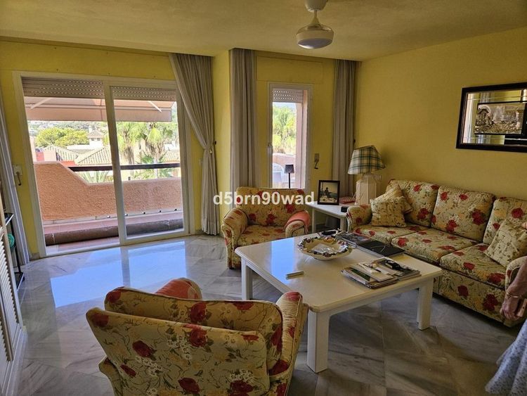 House | Resale in Atalaya in Atalaya, Costa del Sol - Photo 5