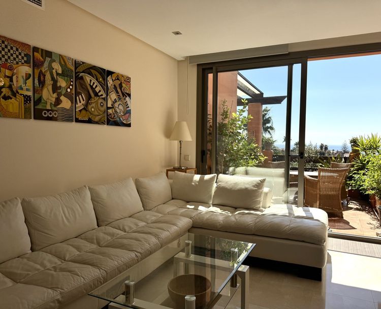 Apartment | Resale in Estepona in Estepona, Costa del Sol - Photo 3