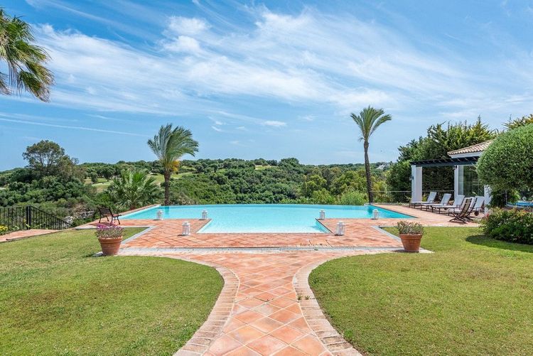 House | Resale in Sotogrande in Sotogrande Others, Costa del Sol - Photo 5