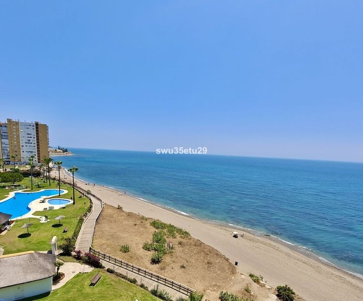 Apartment | Resale in Calahonda in Calahonda, Costa del Sol - Photo 2