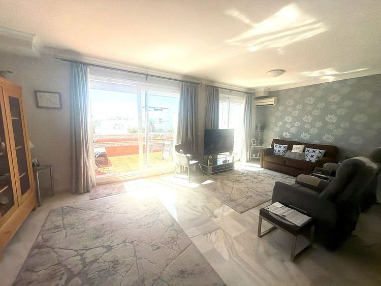 Penthouse | Resale in El Paraiso in El Paraiso, Costa del Sol - Photo 5