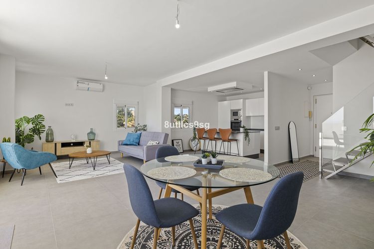 Penthouse | Resale in Estepona in Estepona, Costa del Sol - Photo 4