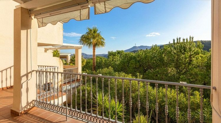 House | Resale in Alhaurin Golf in Alhaurin Golf, Costa del Sol - Photo 4