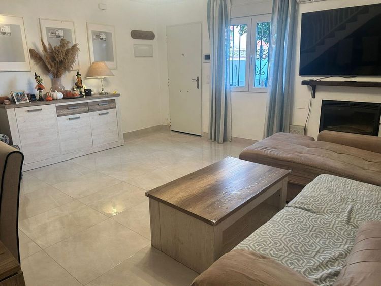 House | Resale in Arroyo de la Miel in Arroyo de la Miel, Costa del Sol - Photo 5