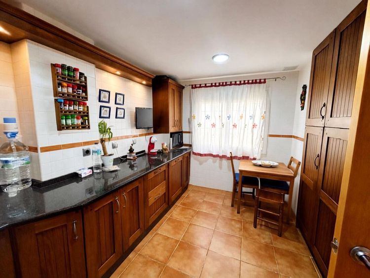 House | Resale in Alhaurín de la Torre in Alhaurín de la Torre, Costa del Sol - Photo 4