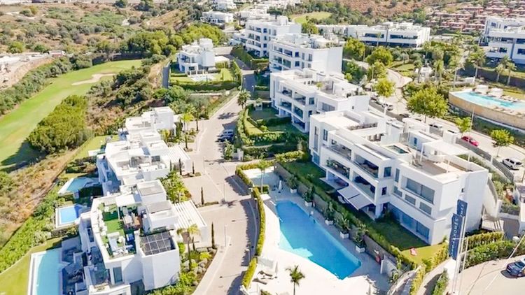 Penthouse | Resale in Marbella in Marbella Others, Costa del Sol - Photo 2