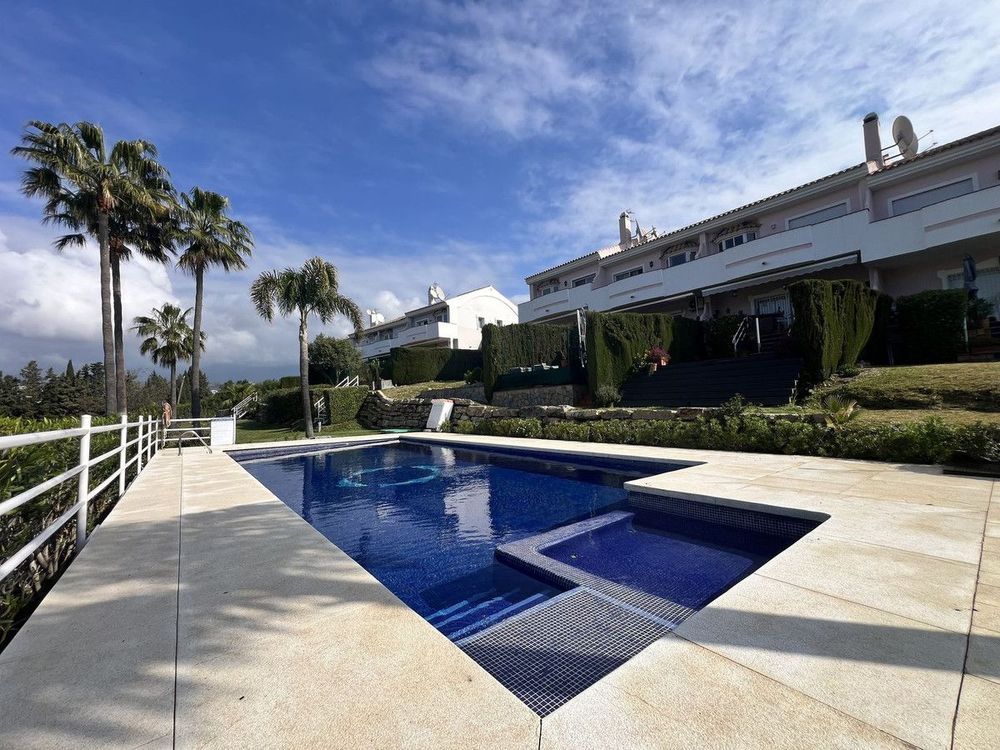 House | Resale in Estepona in Estepona, Costa del Sol - Main property photo