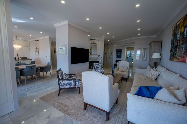 Apartment | Resale in Río Real in Río Real, Costa del Sol - Photo 2