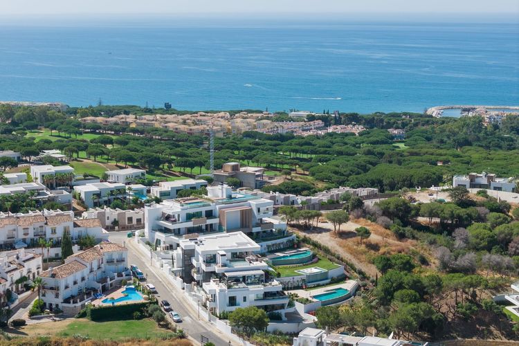 listing card gallery