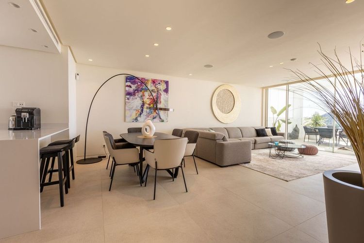 Apartment | Resale in Marbella in Marbella Others, Costa del Sol - Photo 2