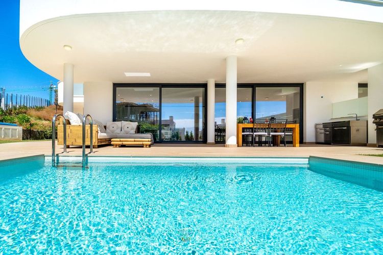 Apartment | Resale in Fuengirola in Fuengirola Others, Costa del Sol - Photo 2