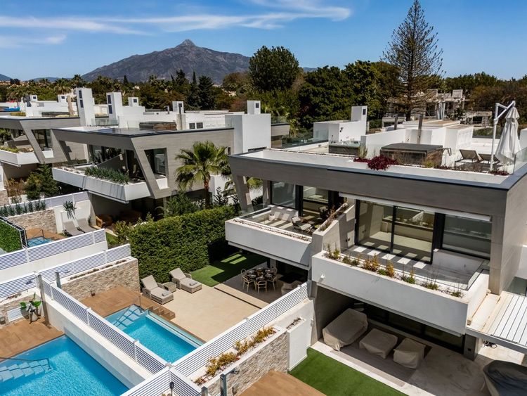 House | Resale in Puerto Banús in Puerto Banús, Nueva Andalucía, Costa del Sol - Photo 3