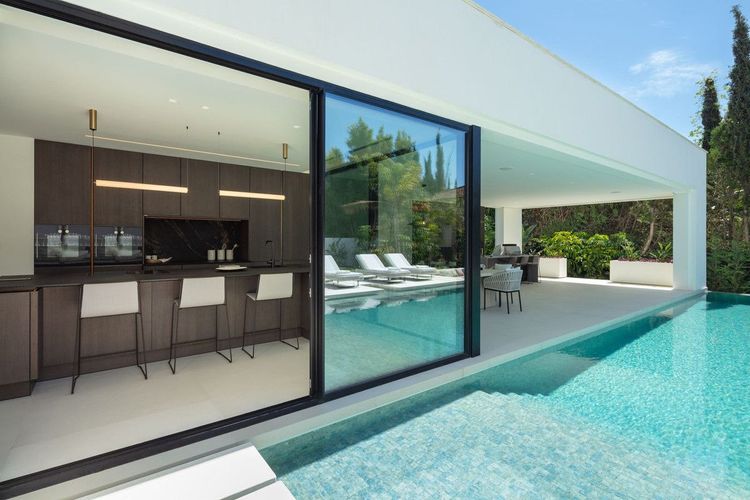 House | Resale in Marbella in Marbella Others, Costa del Sol - Photo 3