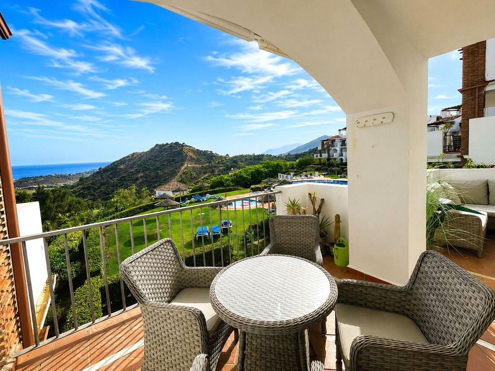 Apartment | Resale in Los Arqueros in Los Arqueros, Costa del Sol - Main property photo