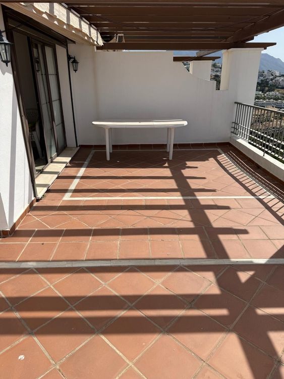 Penthouse | Resale in Benahavís in Benahavís Others, Costa del Sol - Photo 2