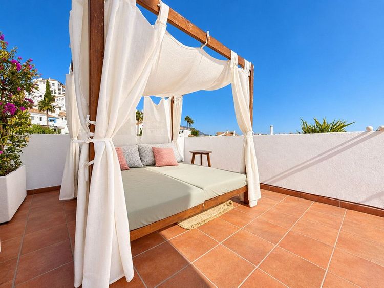 Penthouse in Los Arqueros in Los Arqueros, Los Arqueros-Puerto del Almendro, Costa del Sol - Photo 3