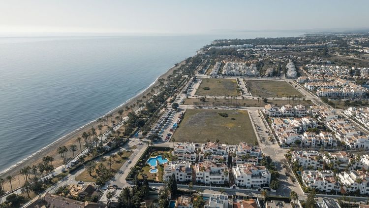 listing card gallery