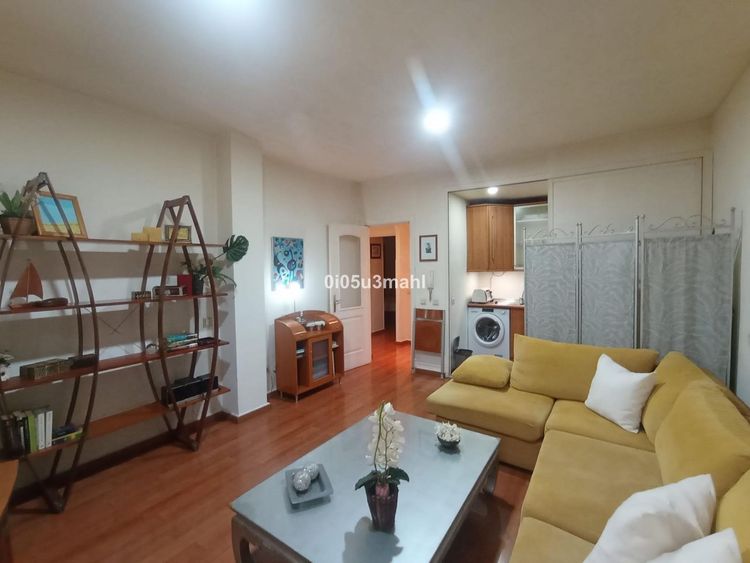 Apartment | Resale in Málaga in Málaga, Costa del Sol - Photo 5