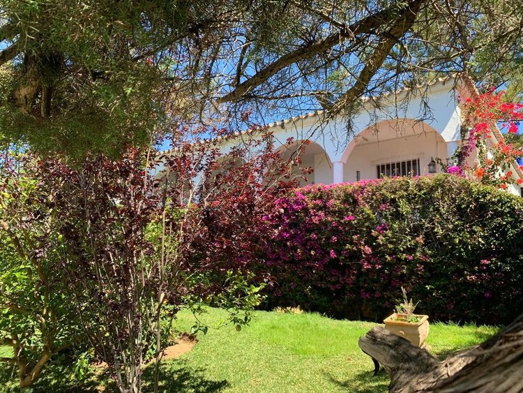 House | Resale in Marbesa in Marbesa, Costa del Sol - Photo 4