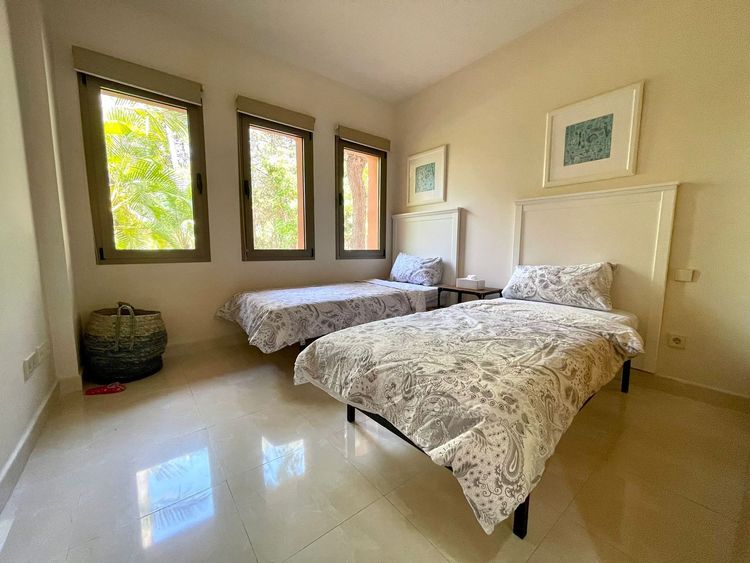 Apartment | Resale in New Golden Mile in New Golden Mile, Costa del Sol - Photo 5