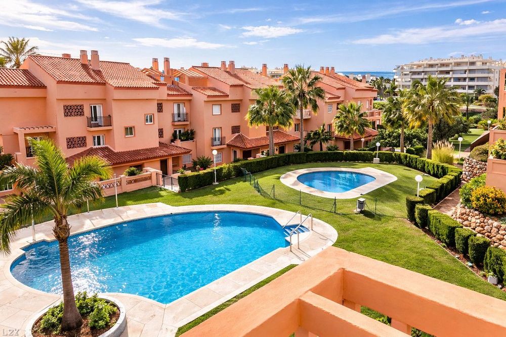 Apartment | Resale in El Faro in El Faro, Costa del Sol - Main property photo