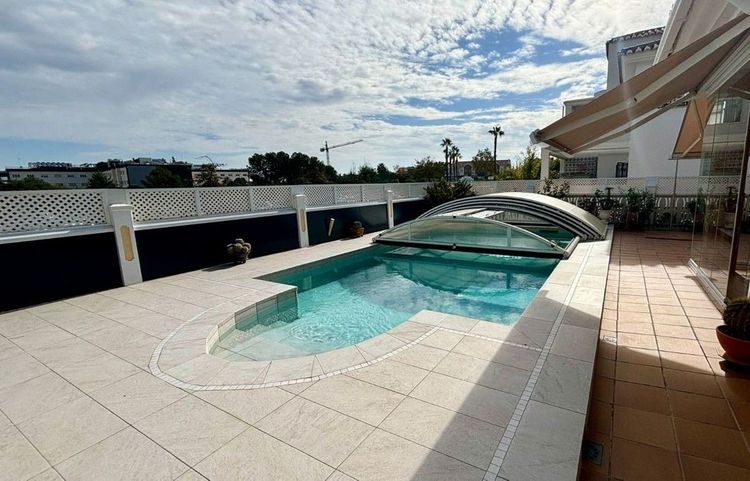 House | Resale in Torre del Mar in Torre del Mar, Costa del Sol - Photo 2