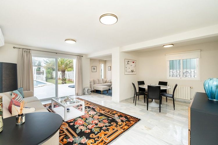 House | Resale in Marbesa in Marbesa, Marbella East, Costa del Sol - Photo 4