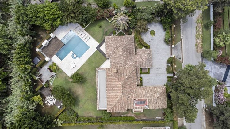 House | Resale in Sotogrande Costa in Sotogrande Costa, Costa del Sol - Photo 2