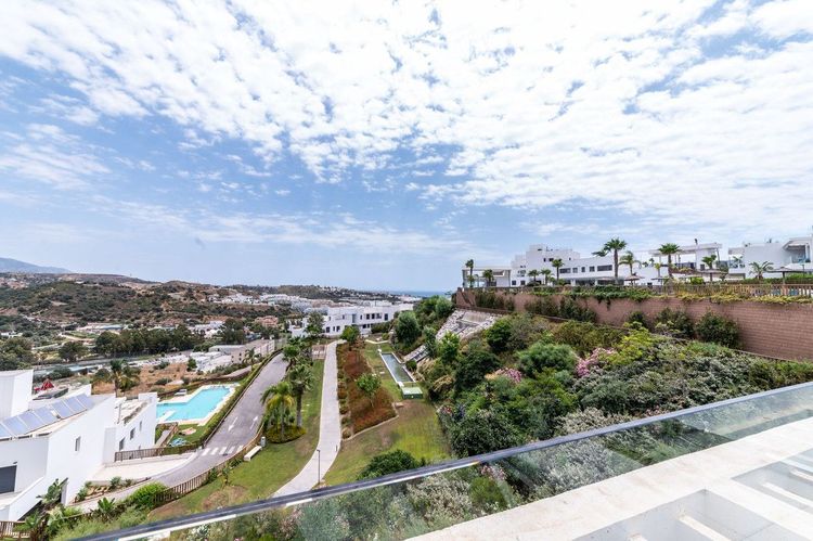 Apartment | Resale in La Cala de Mijas in La Cala de Mijas, Costa del Sol - Photo 3