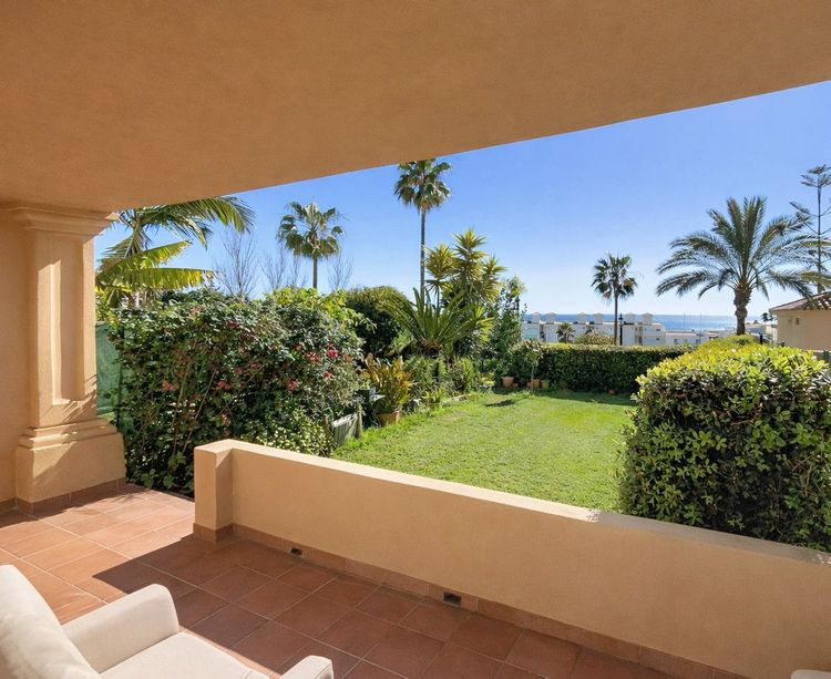 House | Resale in Estepona - Development photo 1