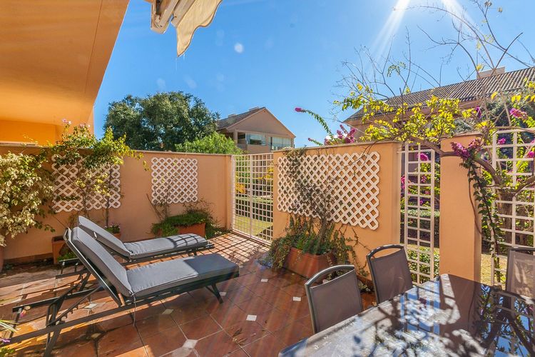 Apartment | Resale in Elviria in Elviria, Costa del Sol - Photo 2