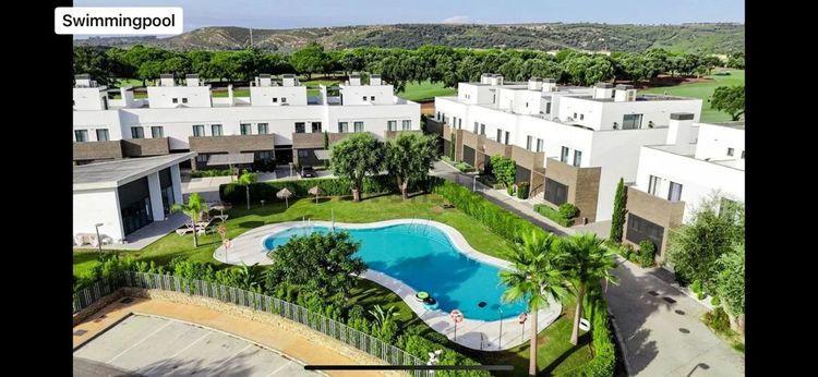 House | Resale in Sotogrande Alto in Sotogrande Alto, Costa del Sol - Photo 2
