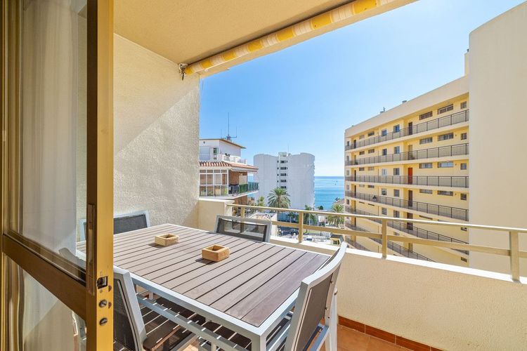 Apartment | Resale in Benalmadena in Benalmadena Others, Costa del Sol - Photo 2