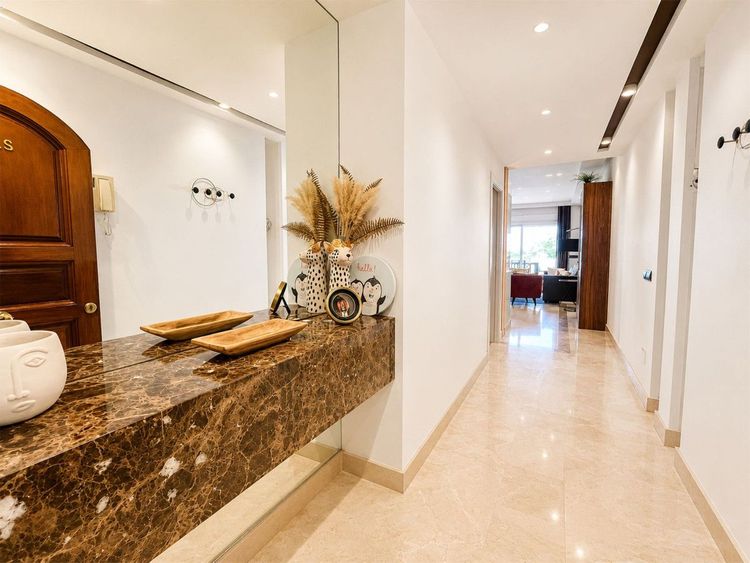 Apartment | Resale in Los Monteros in Los Monteros, Costa del Sol - Photo 2