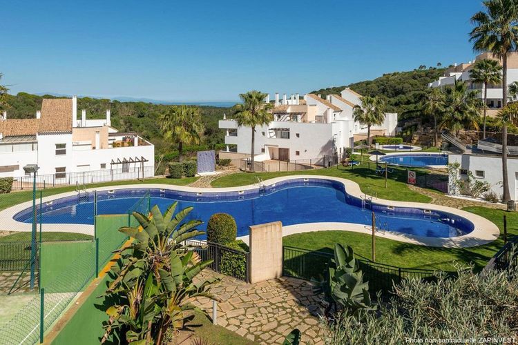Apartment | Resale in La Alcaidesa in La Alcaidesa, Costa del Sol - Photo 2