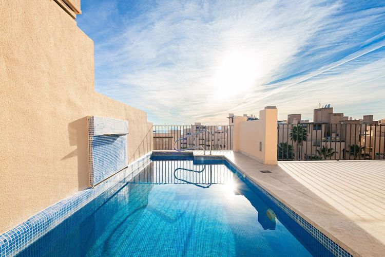 Penthouse | Resale in Estepona in Estepona, Costa del Sol - Photo 2