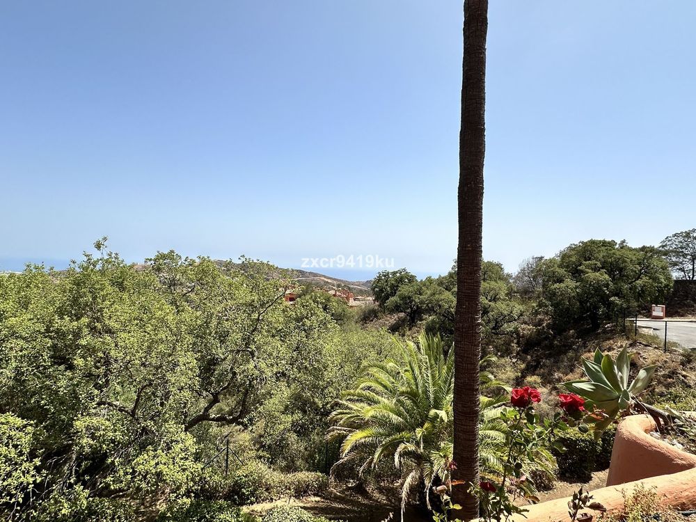 Apartment | Resale in La Mairena in La Mairena, Costa del Sol - Main property photo