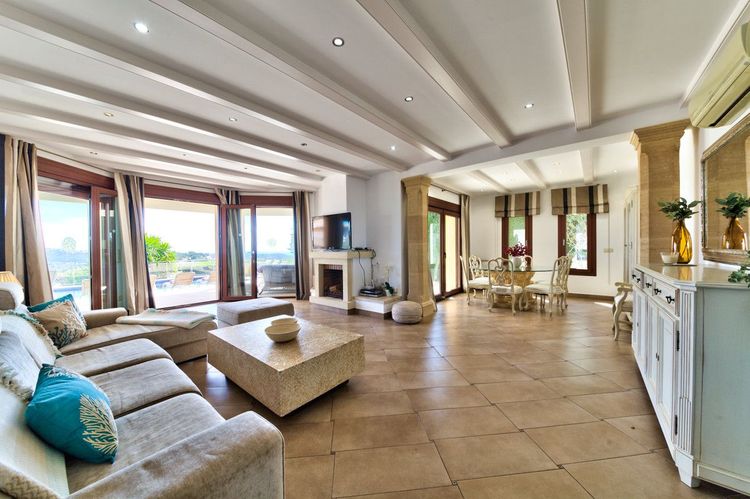 House | Resale in Moraira in Moraira, Costa Blanca - Photo 4