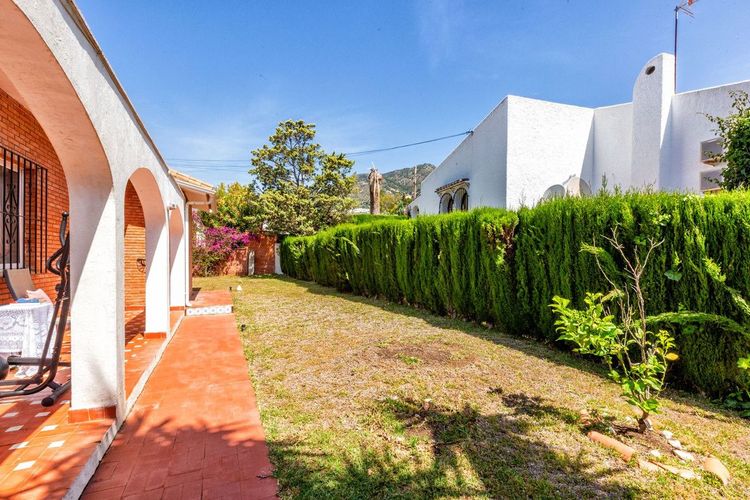 House | Resale in Mijas in Mijas Others, Costa del Sol - Photo 4