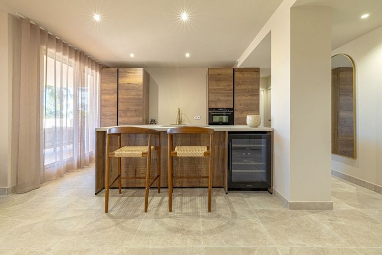 Apartment | Resale in Benahavís in Benahavís Others, Costa del Sol - Photo 3