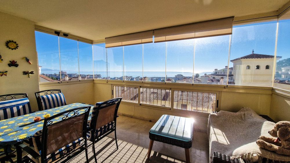 Apartment | Resale in La Duquesa in La Duquesa, Manilva, Costa del Sol - Main property photo