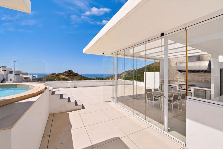 Penthouse | Resale in Ojén in Ojén, Costa del Sol - Photo 2
