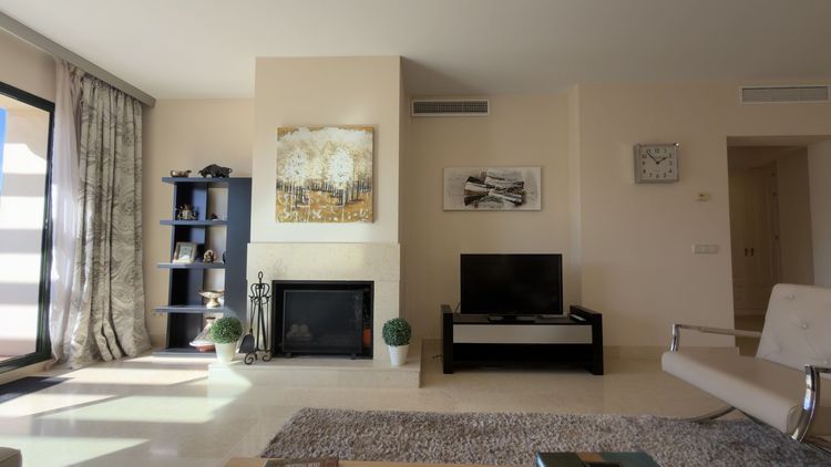 Penthouse | Resale in Benahavís in Los Capanes del Golf, Costa del Sol - Photo 2