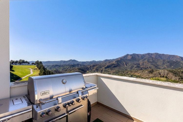 Penthouse | Resale in Alhaurin Golf in Alhaurin Golf, Costa del Sol - Photo 4
