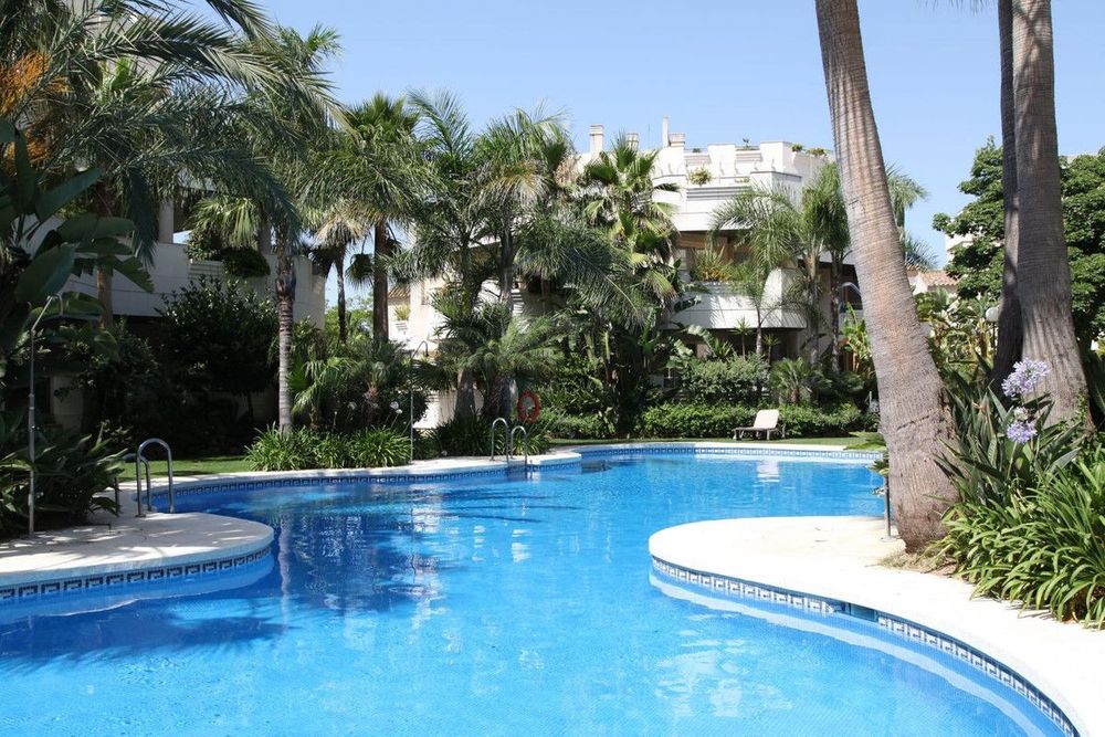 Apartment in Nueva Andalucía in Nueva Andalucía Others, Nueva Andalucía, Costa del Sol - Main property photo