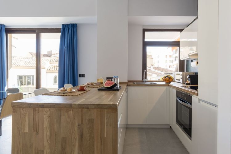 Apartment | Resale in Torremolinos Centro in Torremolinos Centro, Costa del Sol - Photo 2