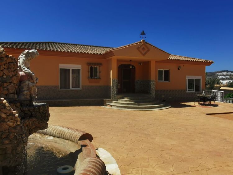 House | Resale in Mijas Costa in Mijas Costa, Costa del Sol - Photo 3